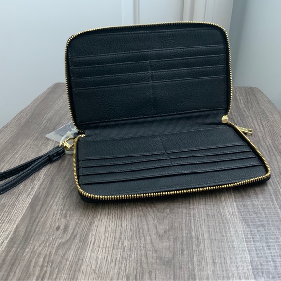 Steve Madden Black Zip Around Wristlet Wallet NWT - Picture 3 of 5